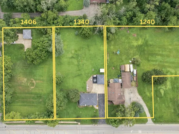 1340 83rd ST, Downers Grove, IL 60516