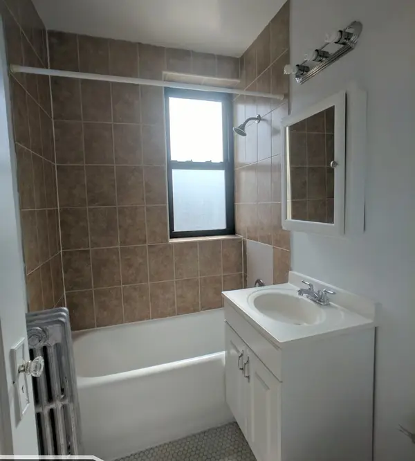 2737 N Spaulding AVE #221, Chicago, IL 60647