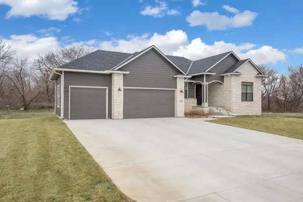 534 N Backwoods Ct, Valley Center, KS 67147