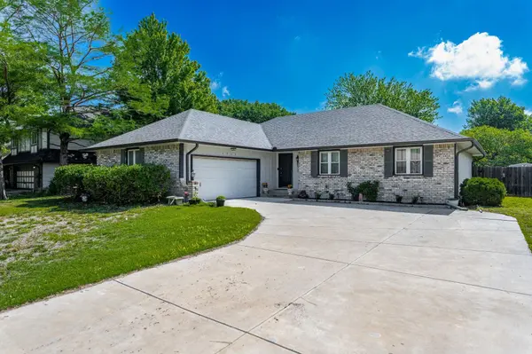 2322 N Inwood Cir, Wichita, KS 67226