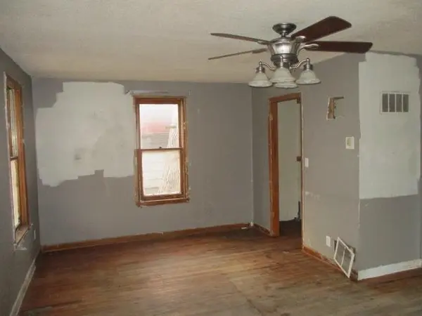 540 N 12th St, Salina, KS 67401