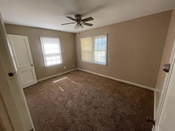 3638 Oneida St, Wichita, KS 67208