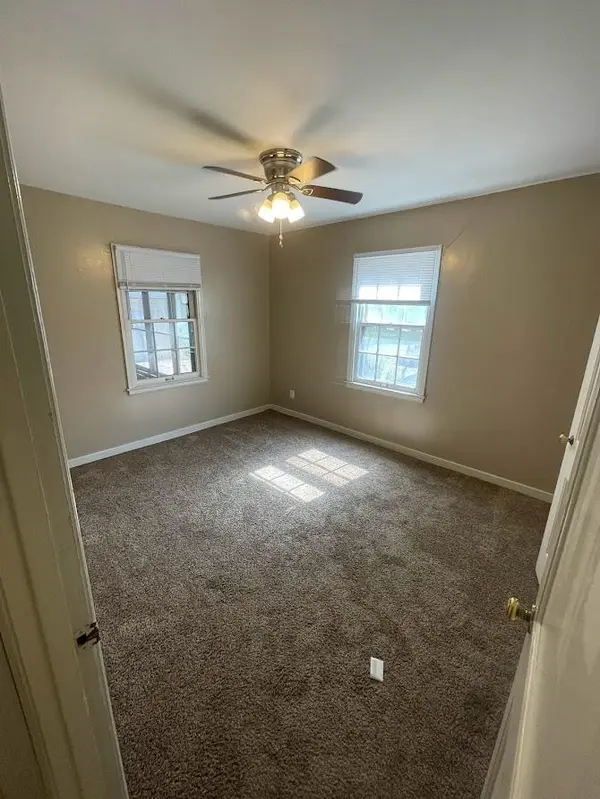 3638 Oneida St, Wichita, KS 67208