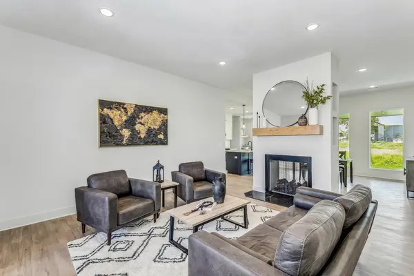 2807 Sunnyslope St, Park City, KS 67219