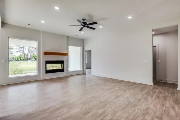2905 E Sunnyslope St, Wichita, KS 67219