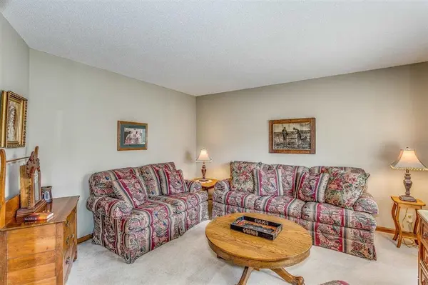 2570 N Fox Run, Wichita, KS 67226