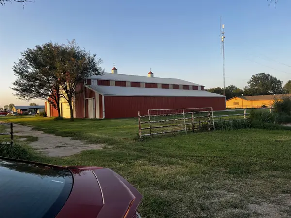 9811 S Meridian Ave, Peck, KS 67120