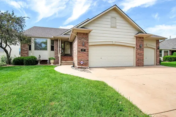 269 S Maple Dunes Ct, Wichita, KS 67235