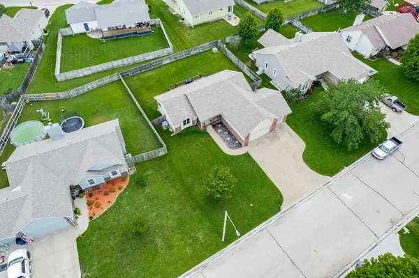 1317 W Jubilee St, Haysville, KS 67060