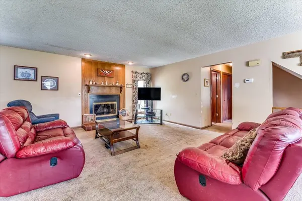 1900 N BURNING TREE RD, Derby, KS 67037