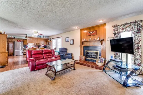 1900 N BURNING TREE RD, Derby, KS 67037