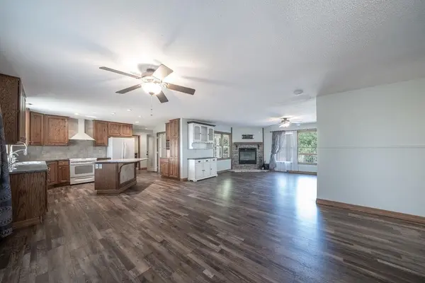11402 N West St, Valley Center, KS 67147
