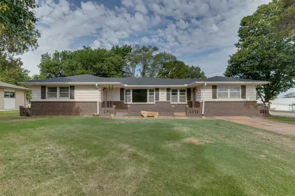118 N Highland St,  Conway Springs,  KS 67031
