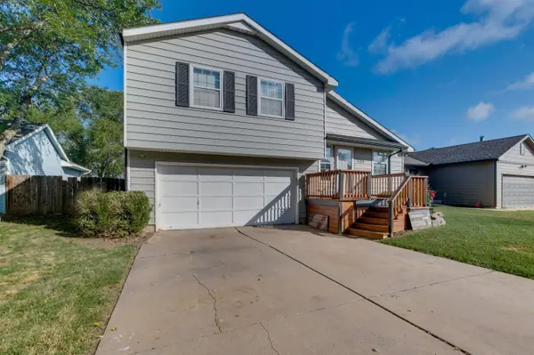 224 W Village Lake Dr, Derby, KS 67037