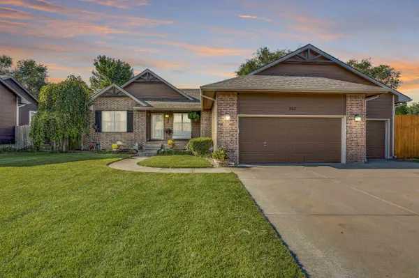 707 Greenfield St, Valley Center, KS 67147