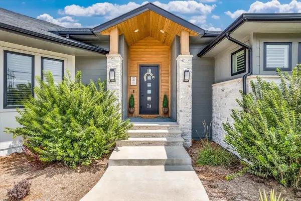 1444 N Shadow Rock Dr, Andover, KS 67002