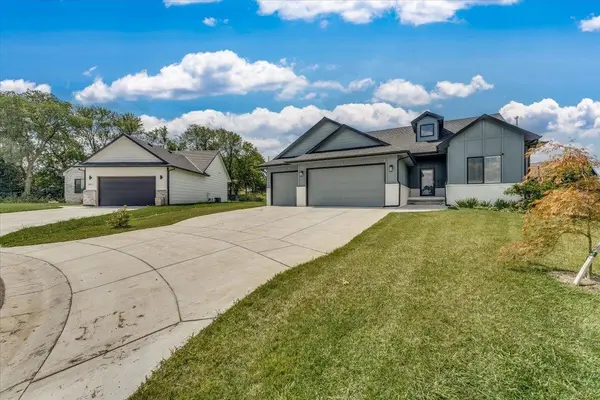 2007 E Highridge Ct, Park City, KS 67219