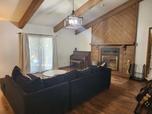 3228 Red Fox Ln, Newton, KS 67114
