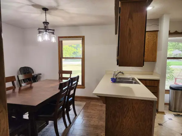 3228 Red Fox Ln, Newton, KS 67114