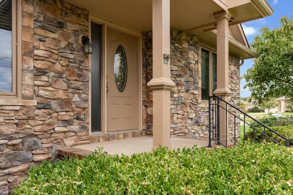 1129 N North Shore Blvd, Wichita, KS 67212-7214