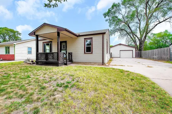 6526 S Ward Pkwy, Wichita, KS 67217