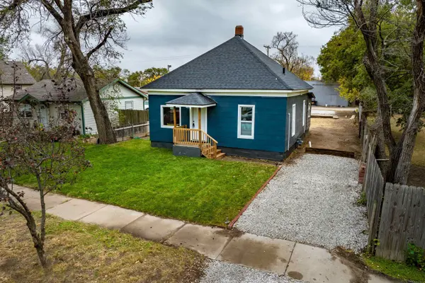 1513 E 5th Ave, Hutchinson, KS 67501