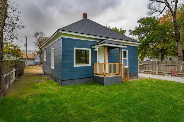 1513 E 5th Ave, Hutchinson, KS 67501