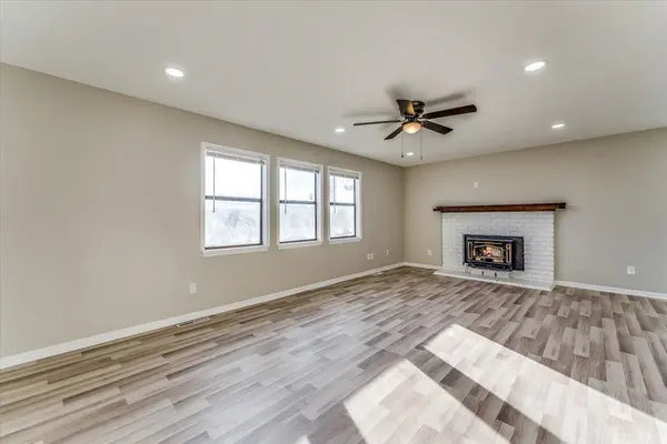 4558 Woodlow Dr, Bel Aire, KS 67220