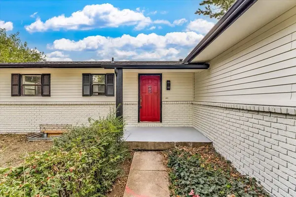 4558 Woodlow Dr, Bel Aire, KS 67220