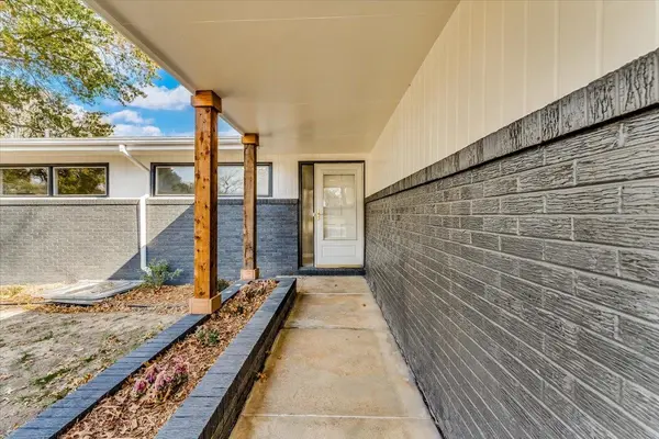 2250 N Roosevelt Ave, Wichita, KS 67220