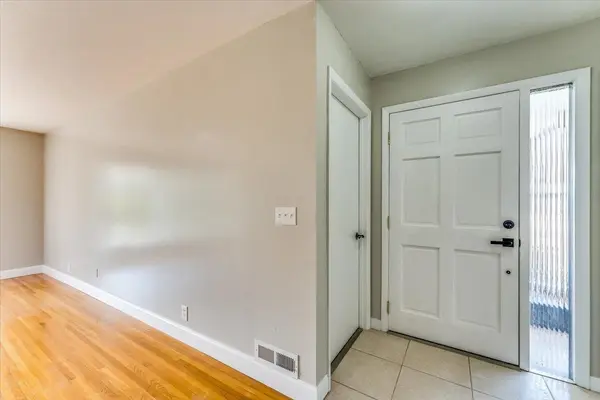 2250 N Roosevelt Ave, Wichita, KS 67220