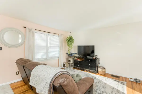 44 Halsey Dr, Hutchinson, KS 67502