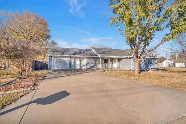 100 SW 9TH ST, Newton, KS 67114