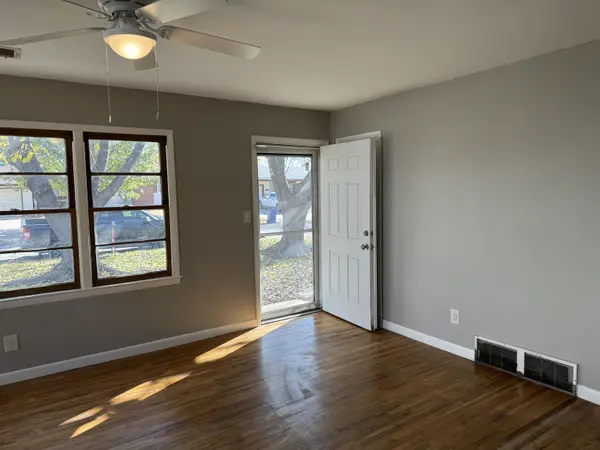 2421 S Bennett Ave, Wichita, KS 67217