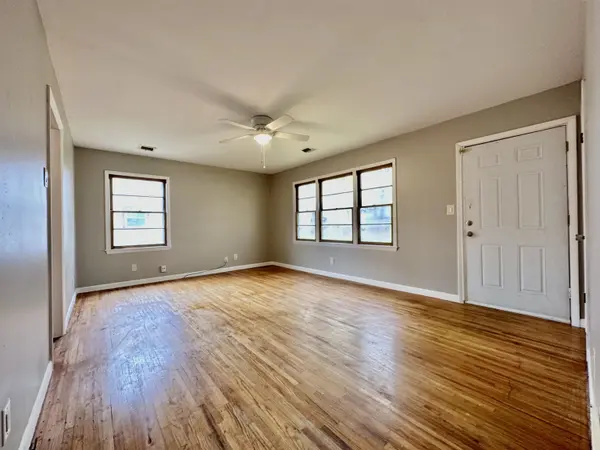 2421 S Bennett Ave, Wichita, KS 67217
