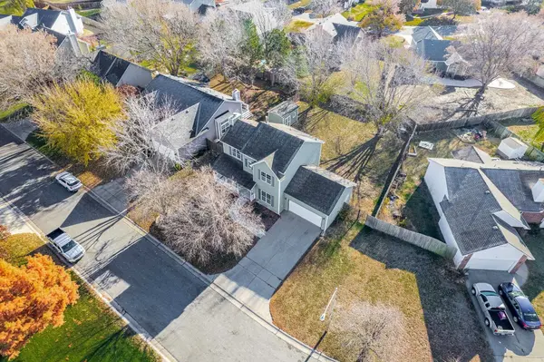 2736 N Beacon Hill Ct, Wichita, KS 67220