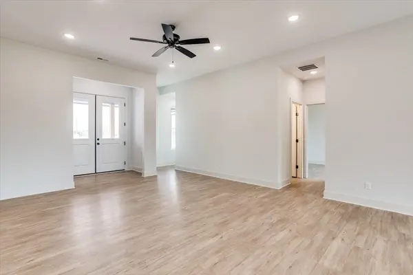 2823 E Sunnyslope, Wichita, KS 67219