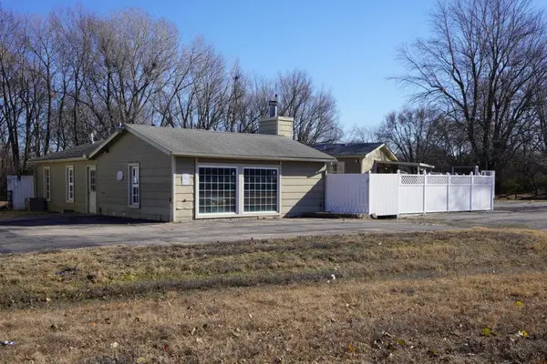 220 W Nicole, Haysville, KS 67060