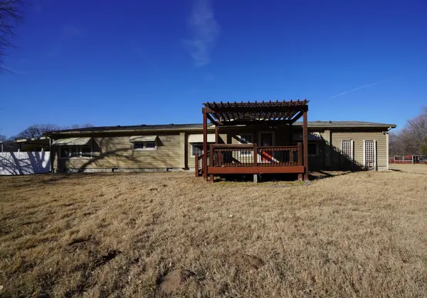 220 W Nicole,  Haysville,  KS 67060