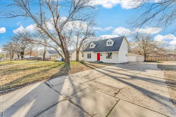 1841 S Grove St, Wichita, KS 67211