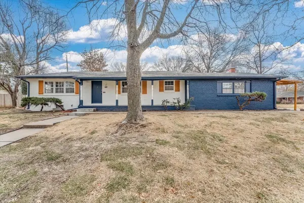 1244 N Wood Ave, Wichita, KS 67212