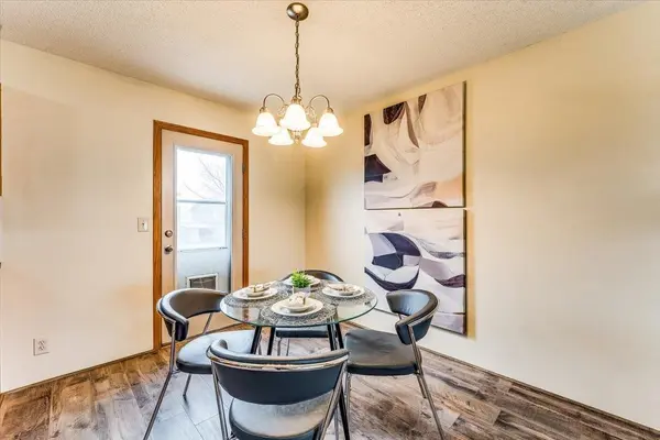 815 W Longview Ct, Valley Center, KS 67147