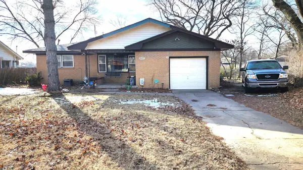 621 Anita Dr, Haysville, KS 67060