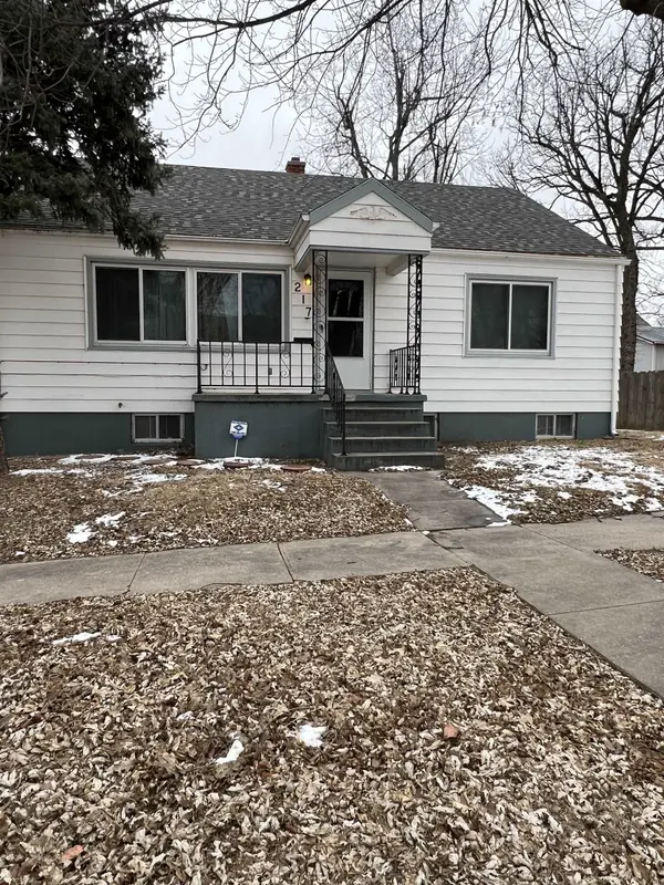217 W 12th St, Larned, KS 67550
