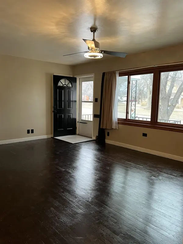 217 W 12th St, Larned, KS 67550