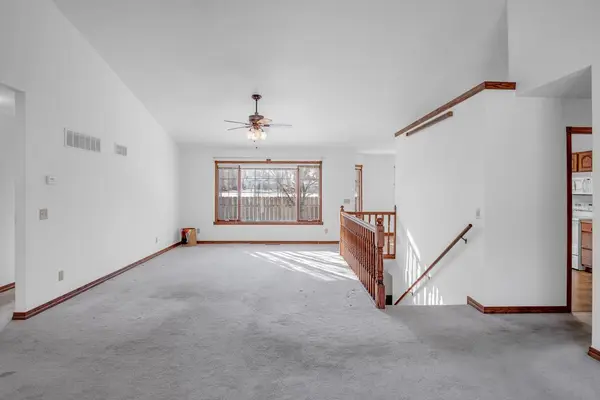 8 S Kansas Ct, Newton, KS 67114