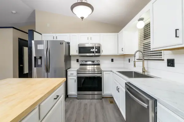 426 E Hickory St, Mulvane, KS 67110