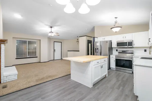 426 E Hickory St, Mulvane, KS 67110