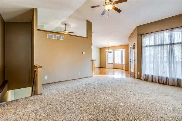 2622 N Fieldstone, Andover, KS 67002