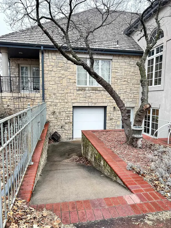14231 E Donegal Cir, Wichita, KS 67230